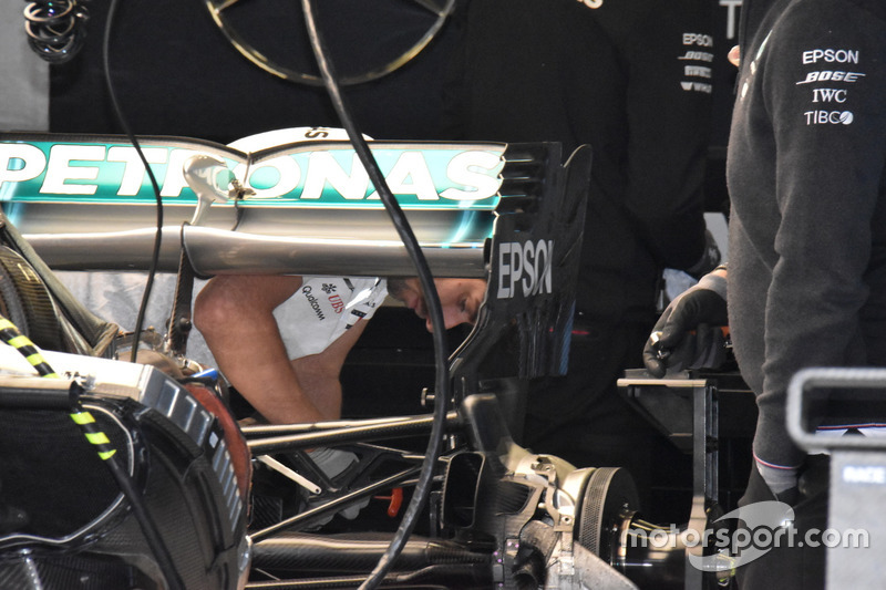 Mercedes AMG F1 W09 rear wing