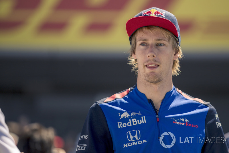 Brendon Hartley, Scuderia Toro Rosso mengikuti parade pembalap