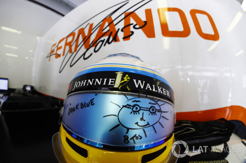 El casco de Fernando Alonso McLaren, visera de sol