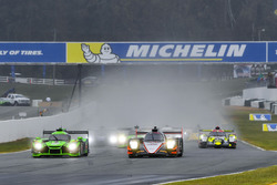 Start: #6 Team Penske ORECA 07: Helio Castroneves, Simon Pagenaud, Juan Pablo Montoya leads