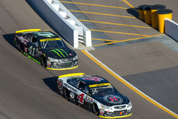 Kevin Harvick, Stewart-Haas Racing, Chevrolet; Kurt Busch, Stewart-Haas Racing, Chevrolet