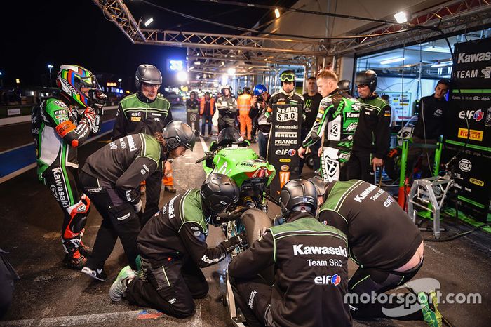 #11 Team SRC Kawasaki, Kawasaki: Mathieu Gines, Randy de Puniet, Fabien Foret