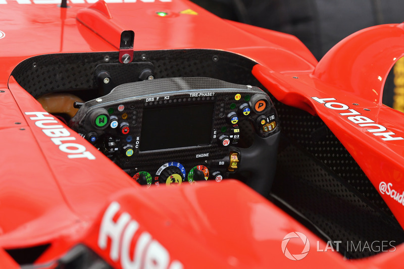 Ferrari SF70H, Lenkrad, Detail