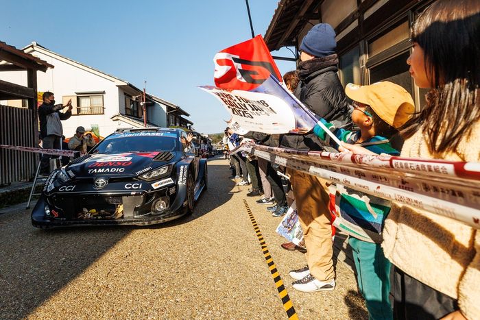 Такамото Кацута, Аарон Джонстон, Toyota Gazoo Racing WRT Toyota GR Yaris Rally1