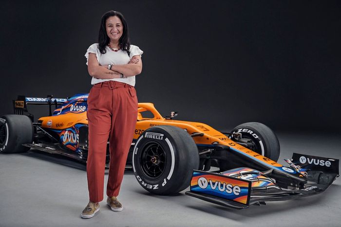 Rabab Tantawy, diseñadora de la decoración del McLaren MCL35M para Abu Dhabi