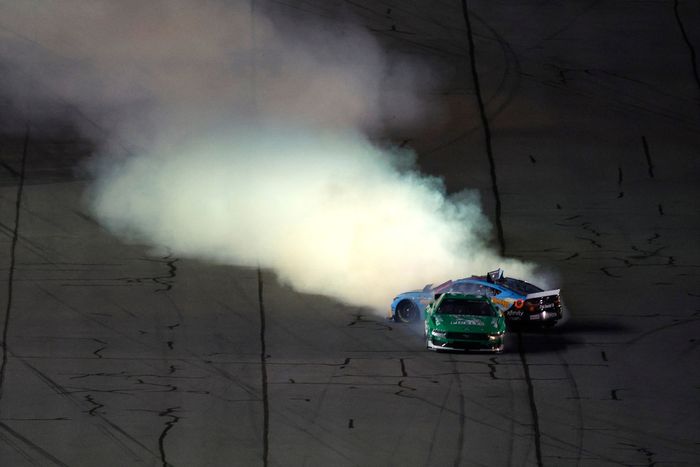 Todd Gilliland, Front Row Motorsports Ford, Tyler Reddick, 23XI Racing Toyota