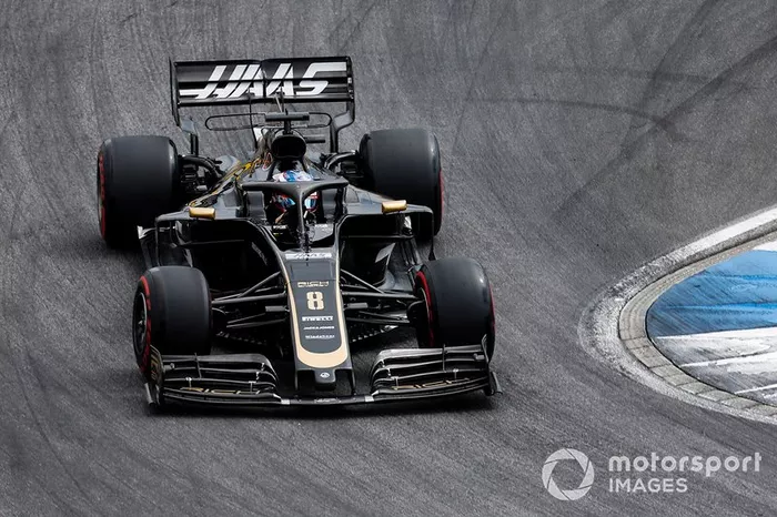 6 - Romain Grosjean, Haas F1 Team VF-19 - 1'12.851