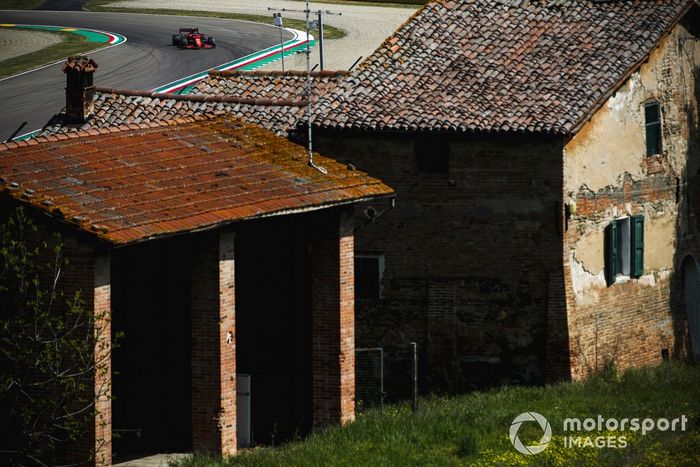 Carlos Sainz Jr., Ferrari SF21