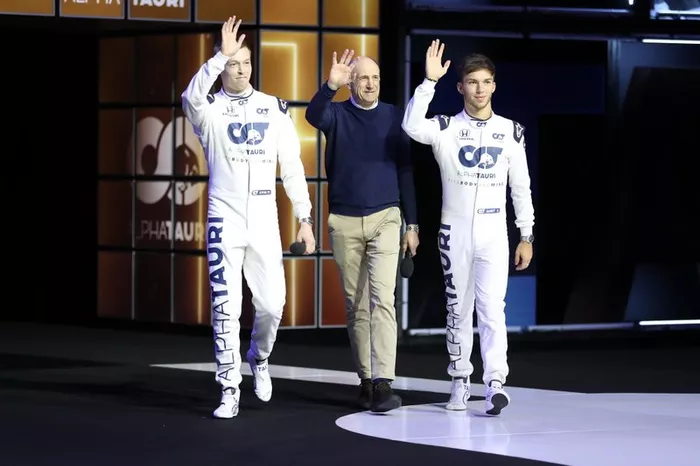 Daniil Kvyat, AlphaTauri, Pierre Gasly, AlphaTauri, Franz Tost, Team Principal Scuderia AlphaTauri