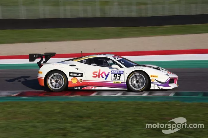 #93 Ferrari 488 Challenge, HR Owen: Chris Froggatt