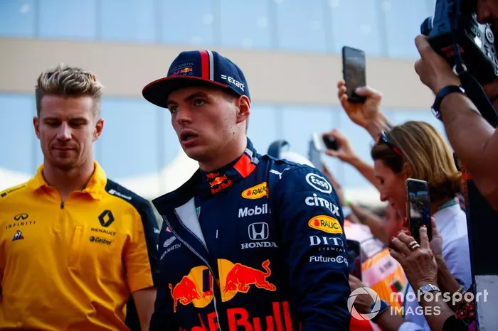 Nico Hulkenberg, Renault F1 Team, e Max Verstappen, Red Bull Racing 