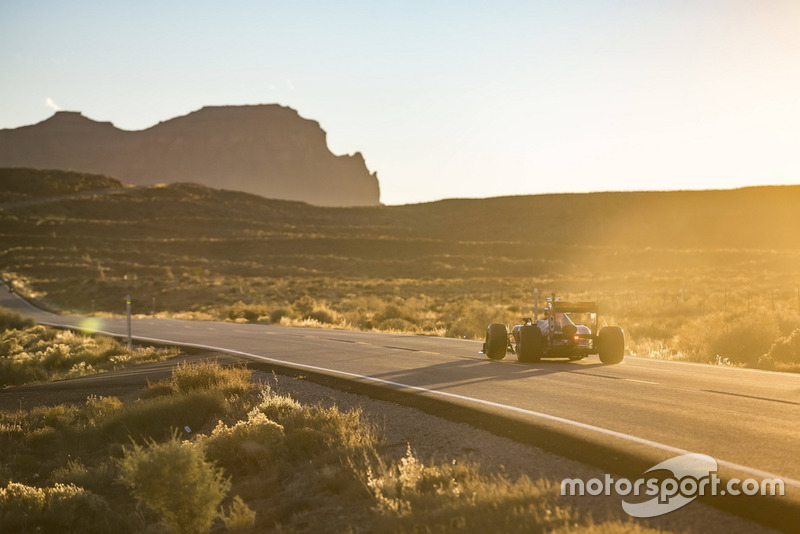 Daniel Ricciardo, Red Bull Racing in Monument Valley