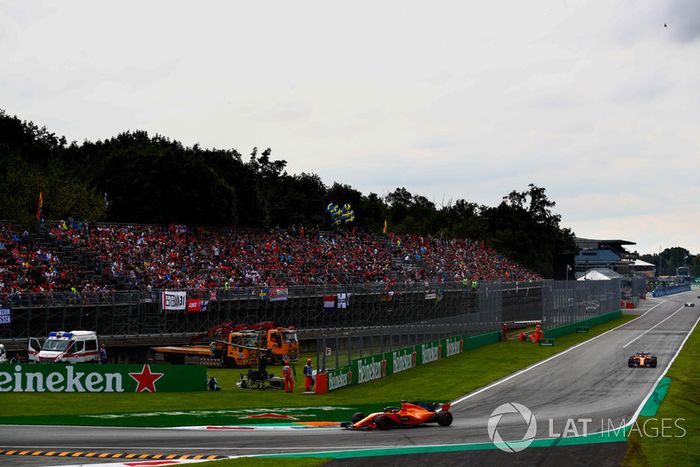 Fernando Alonso, McLaren MCL33, Stoffel Vandoorne, McLaren MCL33