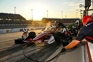Josef Newgarden, Team Penske Chevrolet, Parada en boxes