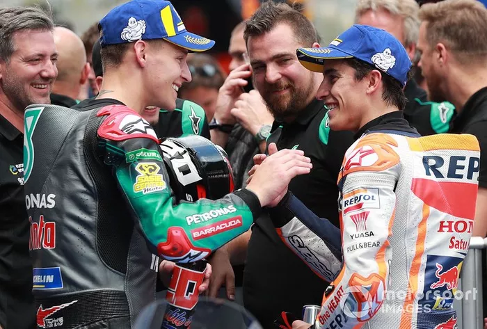 Ganador de la pole Fabio Quartararo, Petronas Yamaha SRT, tercero Marc Márquez, Repsol Honda Team