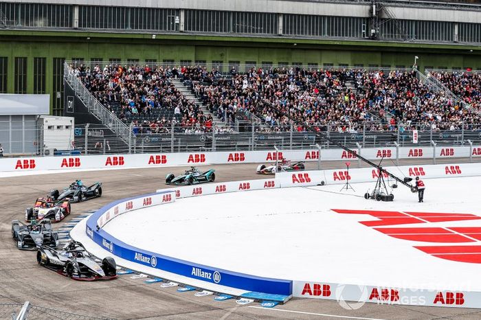 Sébastien Buemi, Nissan e.Dams, Nissan IMO1, Stoffel Vandoorne, HWA Racelab, VFE-05, Lucas Di Grassi, Audi Sport ABT Schaeffler, Audi e-tron FE05, Gary Paffett, HWA Racelab, VFE-05, Alex Lynn, Panasonic Jaguar Racing, Jaguar I-Type 3, Daniel Abt, Audi Sport ABT Schaeffler, Audi e-tron FE05