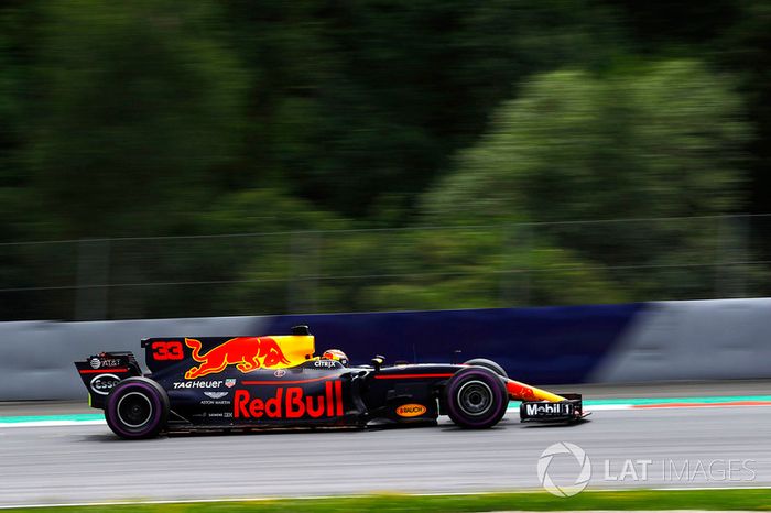 Max Verstappen ficou a 0s087 do companheiro de equipe e abre a terceira fila.
