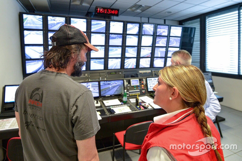 Keanu Reeves visita il Race Control del Mugello