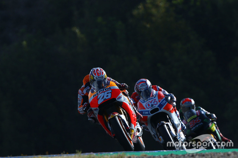 Dani Pedrosa di depan Andrea Dovizioso dan Jonas Folger