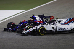 Карлос Сайнс-молодший, Scuderia Toro Rosso STR12, бреться з Ленсом Строллом, Williams FW40