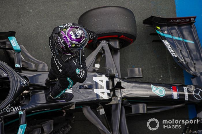 Ganador Lewis Hamilton, Mercedes F1 W11 en Parc Ferme 