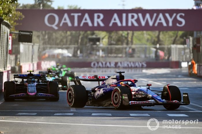 Daniel Ricciardo, RB F1 Team VCARB 01, Pierre Gasly, Alpine A524