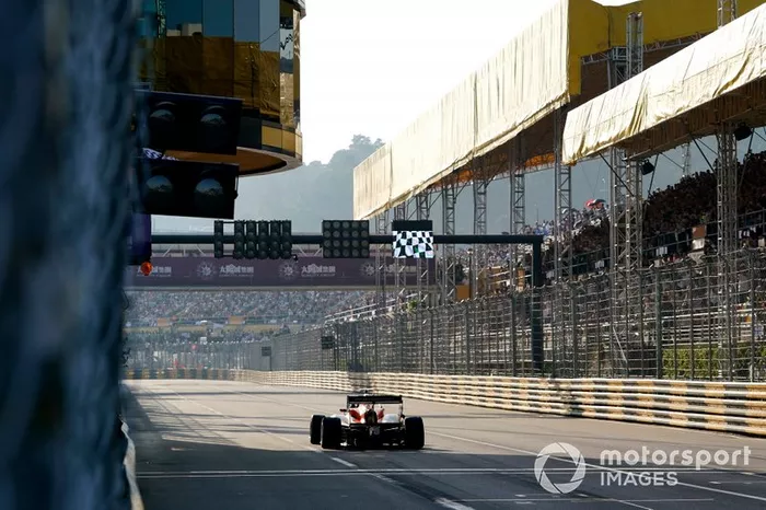 Ganador Richard Verschoor, MP Motorsport