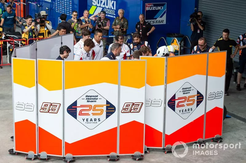 Moto de Marc Marquez, Repsol Honda Team, tras la caída