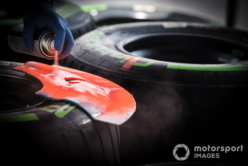 Des pneus Pirelli au marquage