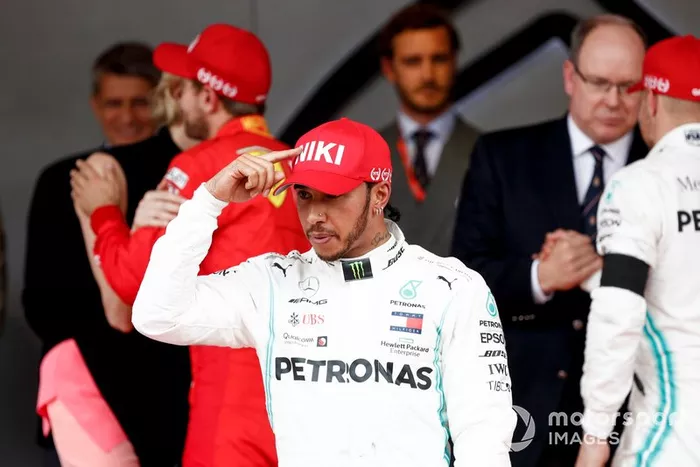Podio: ganador de la carrera Lewis Hamilton, Mercedes AMG F1 celebra