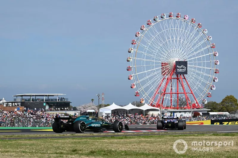 Lance Stroll, Aston Martin AMR24 et Yuki Tsunoda, VCARB 01 