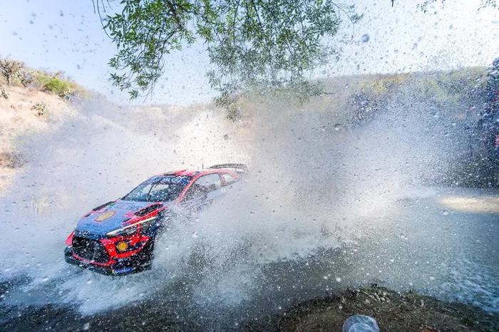 Thierry Neuville, Nicolas Gilsoul, Hyundai Motorsport Hyundai i20 Coupe WRC