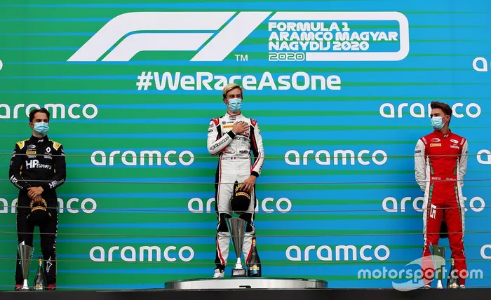 Podio: ganador de la carrera Theo Pourchaire, ART Grand Prix, segundo lugar Oscar Piastri, Prema Racing, tercer lugar Logan Sargeant, PREMA Racing