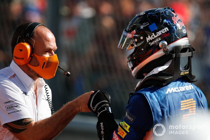 Daniel Ricciardo, McLaren, llega al Parc Ferme