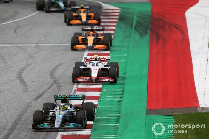 Lewis Hamilton, Mercedes W13, Mick Schumacher, Haas VF-22 