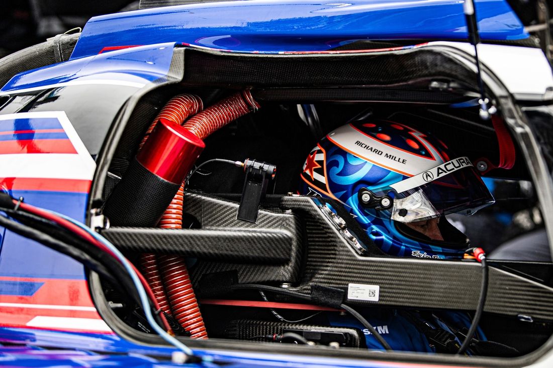 #60 Acura Meyer Shank Racing c/Curb Agajanian Acura ARX-06: Scott Dixon