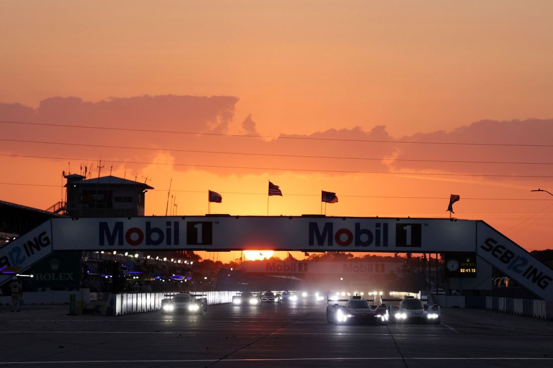 #31 Cadillac Action Express Cadillac V- Series.R: Jack Aitken, Earl Bamber, Frederik Vesti, #7 Porsche Penske Motorsport Porsche 963: Felipe Nasr, Nick Tandy, Laurens Vanthoor