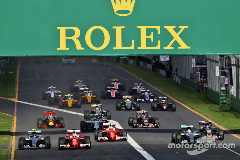 Sebastian Vettel, Ferrari SF16-H leads at the start of the race