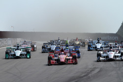 Старт: лідирує Скотт Діксон, Chip Ganassi Racing Chevrolet
