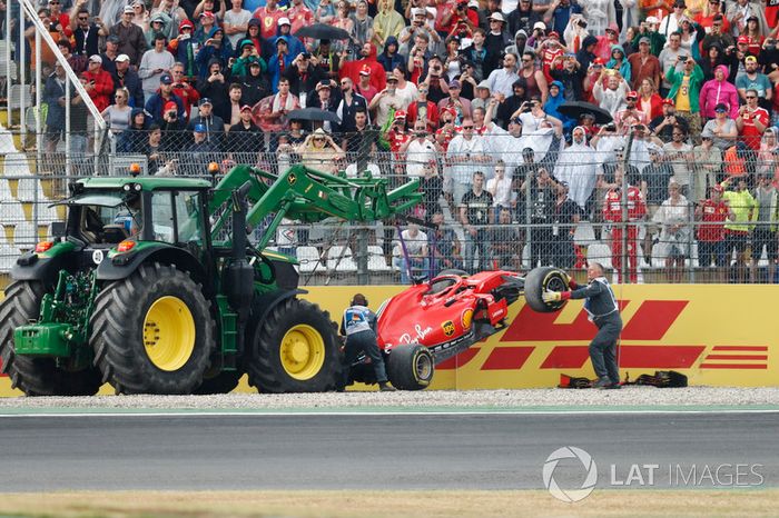 Sebastian Vettel; Ferrari SF71H choca cuando lideraba