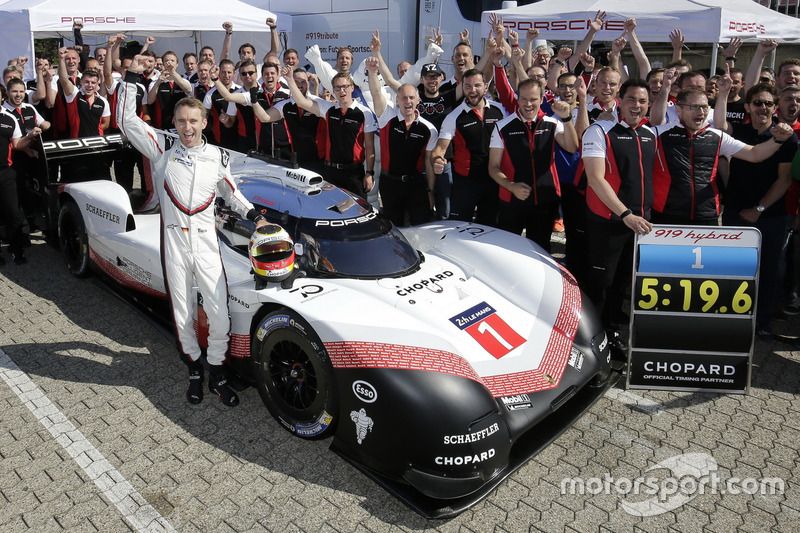 Timo Bernhard dan the Porsche 919 Hybrid Evo