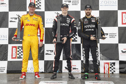 Ryan Hunter-Reay, Andretti Autosport Honda, Josef Newgarden, Team Penske Chevrolet, James Hinchcliffe, Schmidt Peterson Motorsports Honda, sur le podium