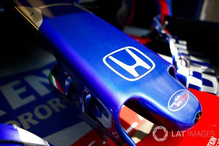 El morro de unToro Rosso STR13