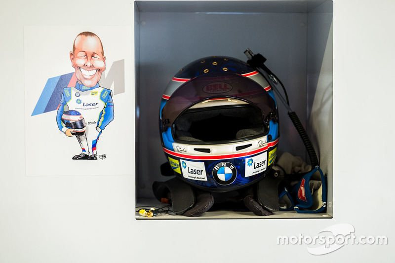 #100 BMW Team SRM BMW M6 GT3: Steve Richards helmet