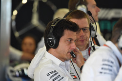 Toto Wolff, Direttore del Motorsport Mercedes AMG F1 e Andy Cowell, Managing Director, Mercedes AMG High Performance Powertrains