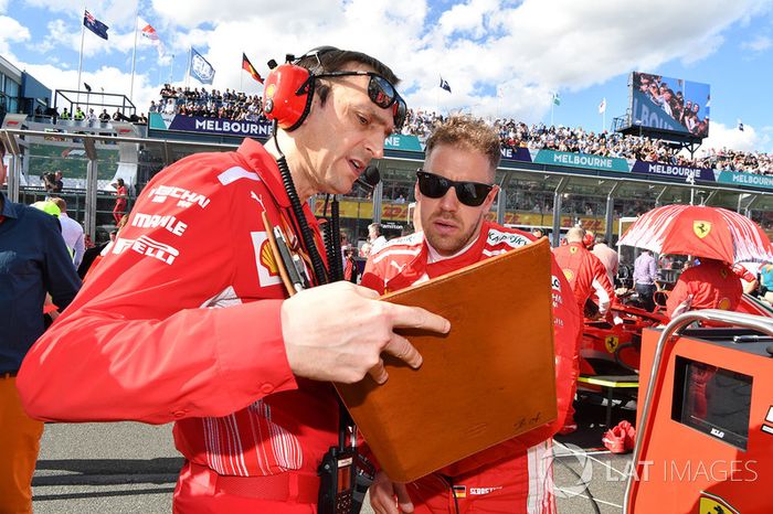 Sebastian Vettel, Ferrari y Riccardo Adami, Ferrari ingeniero