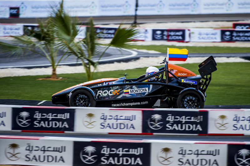 Juan Pablo Montoya in de Ariel Atom Cup