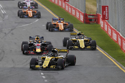 Nico Hulkenberg, Renault Sport F1 Team R.S. 18., Daniel Ricciardo, Red Bull Racing RB14 Tag Heuer y Carlos Sainz Jr., Renault Sport F1 Team R.S. 18