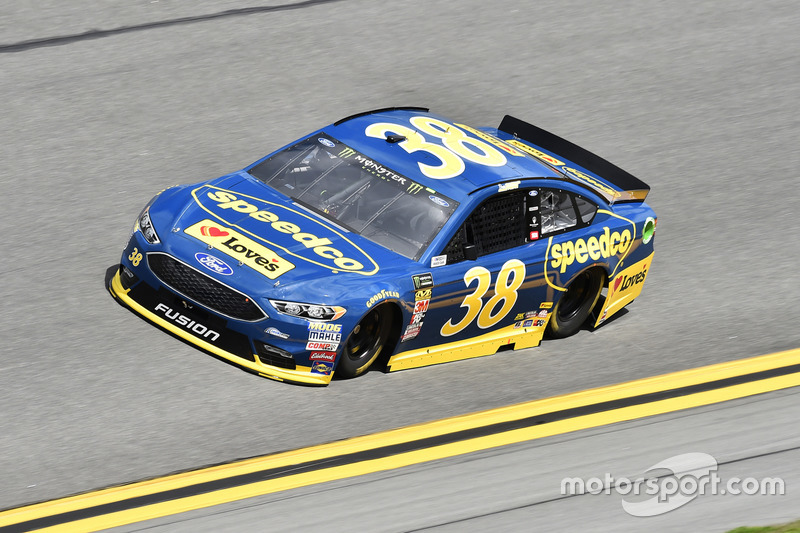 Crash: David Ragan, Front Row Motorsports, Ford