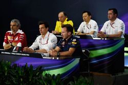 Conférence de presse : Frédéric Vasseur, Directeur de la Compétition Renault Sport F1 Team, Yusuke Hasegawa, Patron du programme Honda F1, Éric Boullier, Directeur de la Compétition McLaren, Maurizio Arrivabene, Team Principal Ferrari, Toto Wolff, Directeur Exécutif Mercedes GP et Christian Horner, Team Principal Red Bull Racing